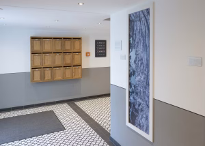 atrium torhaus foyer briefkasten wandbild