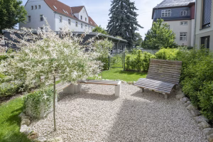 atrium torhaus garten sitzplatz kiesflaeche