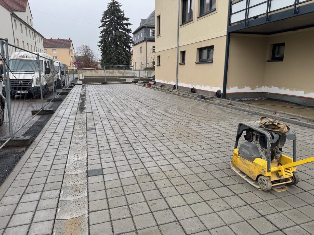 Die Einfahrt nimmt Gestalt an