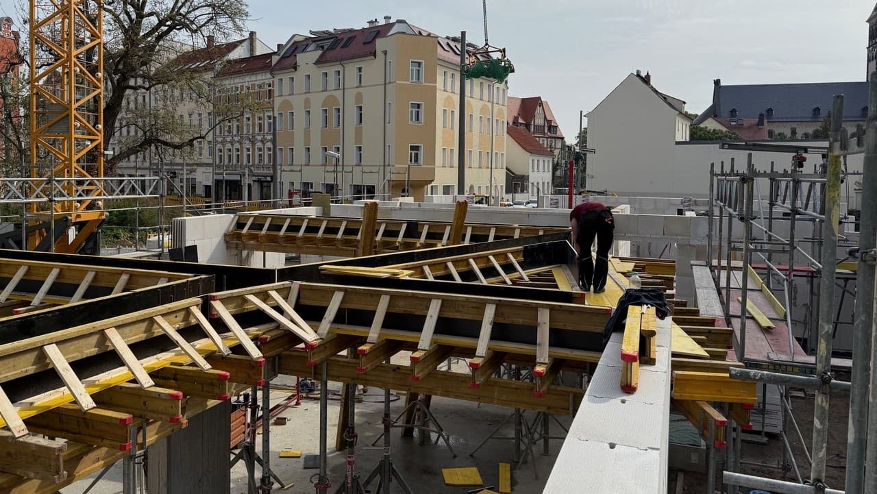 Erdgeschossdecke wird vorbereitet