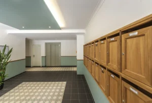 atrium bauprojekte flur briefkaesten aufzug mehrfamilienhaus