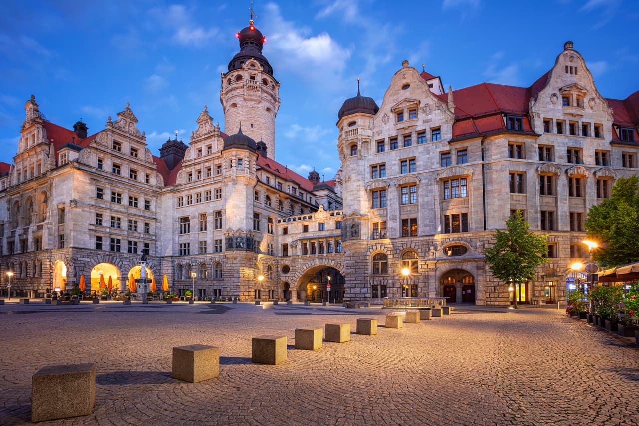 leipzig rathaus bei Daemmerung