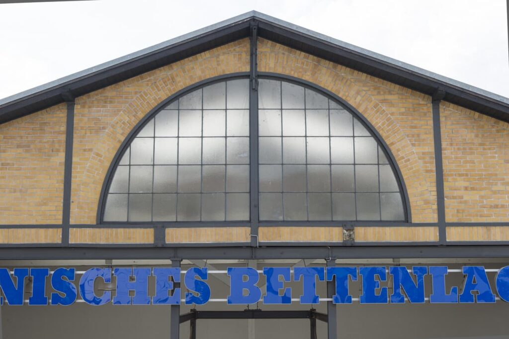 giebelansicht strassenbahnhof halle