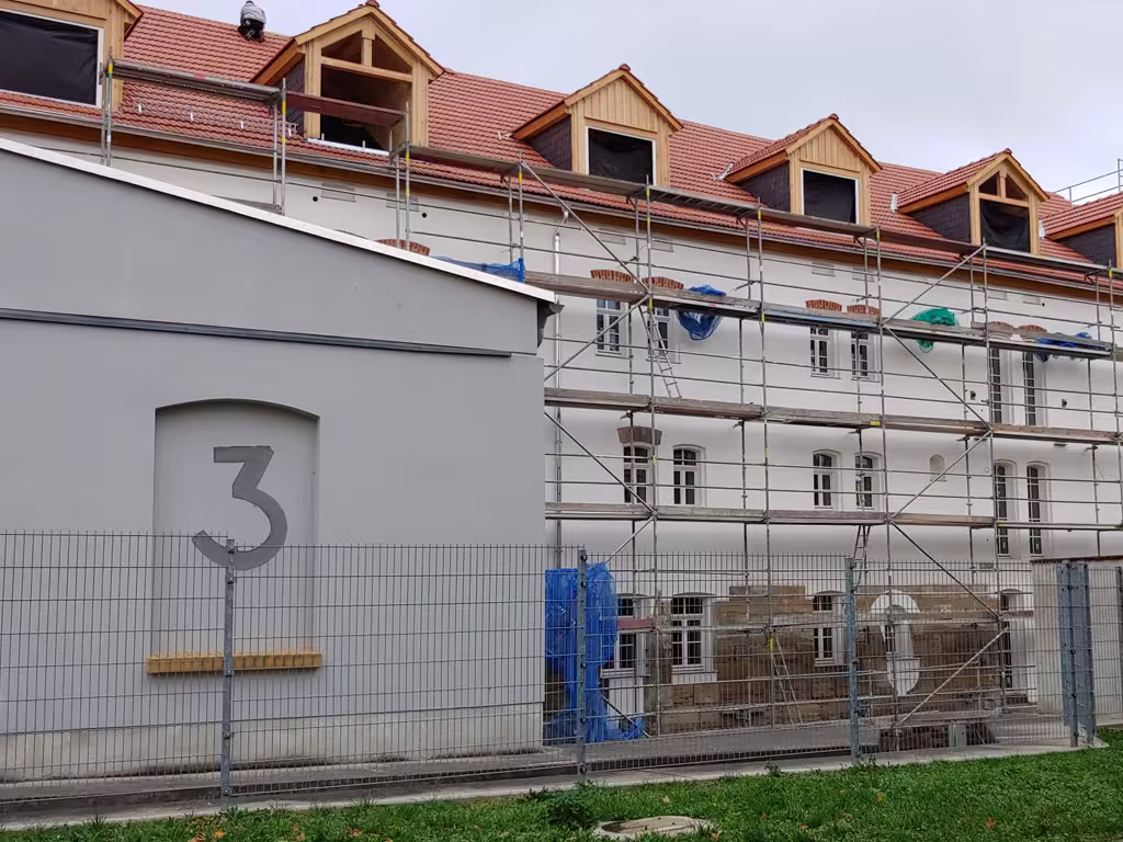 Die Fassade zum Elstermühlgraben