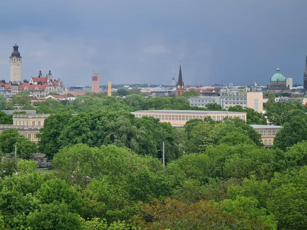 umland blick leipzig zentrum neues rathhaus propsteikirche lutherkirche verwaltungsgericht