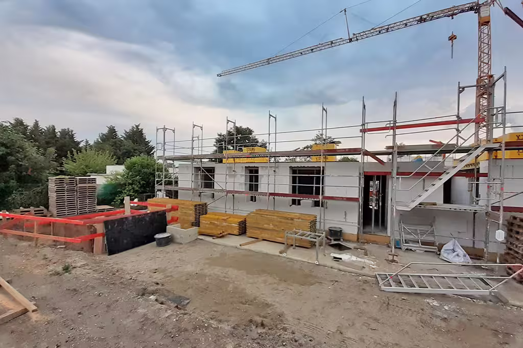 Die Rohbauarbeiten laufen an